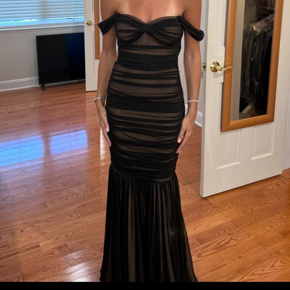 Norma Kamali Walter Fishtail Gown in Black Mesh - Picture 4 of 4